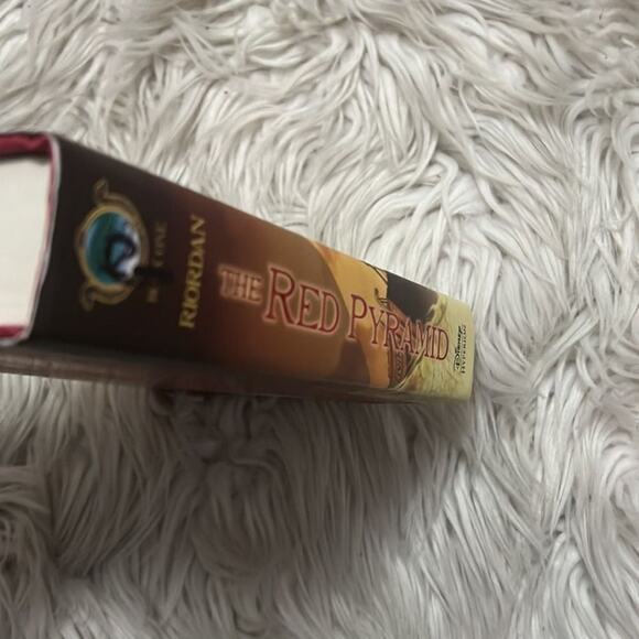 THE RED PYRAMID DISNEY BY AUTHOR RICK‎ RIORDAN - Picture 6 of 8